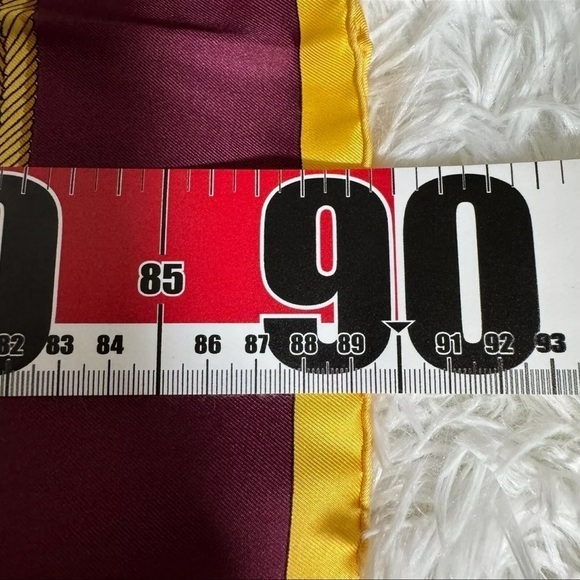 💎🔥Hermes silk scarf "LES ARMES DE PARIS 💎🔥 - Picture 10 of 11